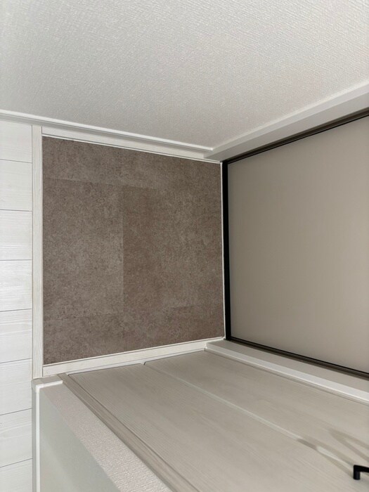 物件内観写真16　(玄関)