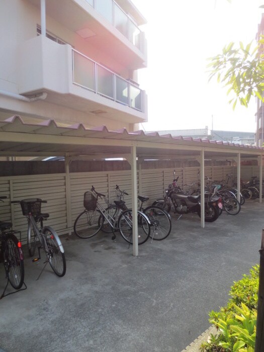 物件外観写真2　(駐輪場)