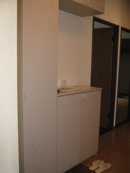 物件内観写真16　(玄関)