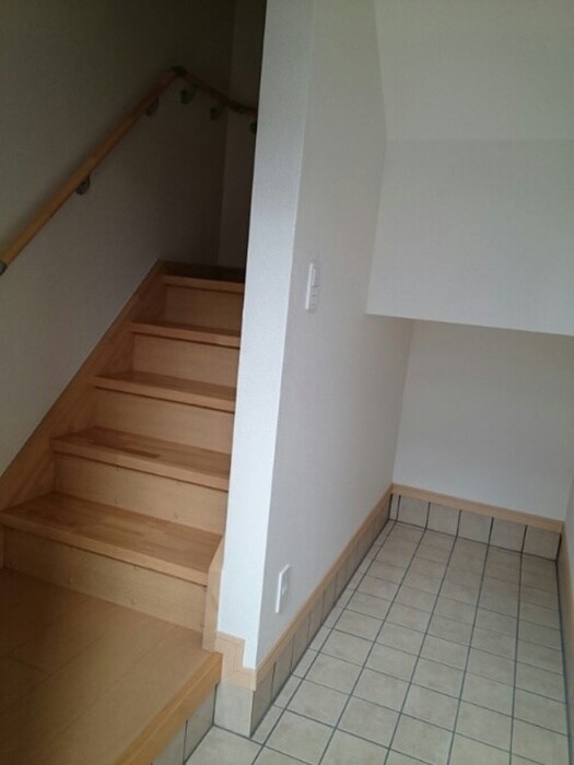 物件内観写真14　(玄関)