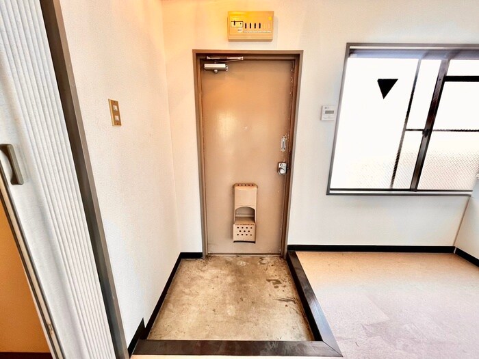 物件内観写真19　(玄関)