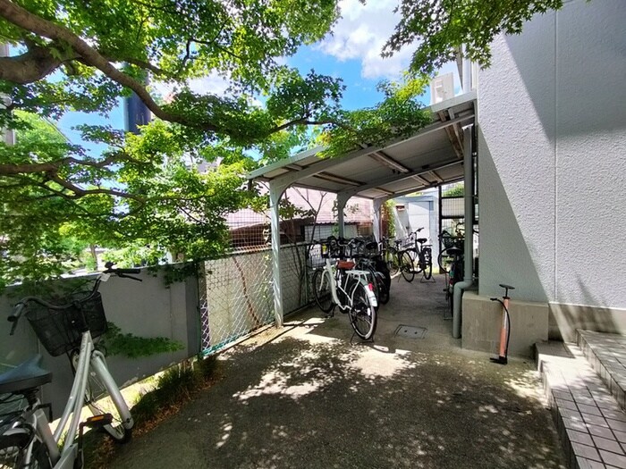 物件外観写真3　(駐輪場)