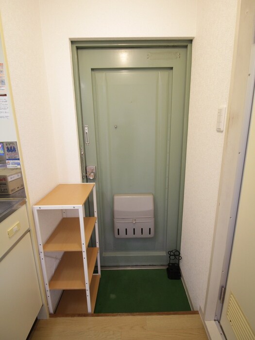 物件内観写真10　(玄関)