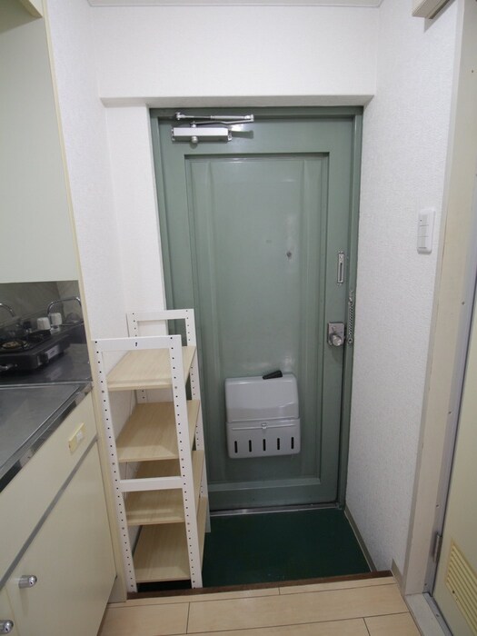 物件内観写真11　(玄関)