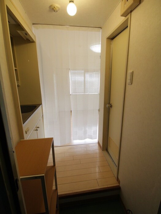 物件内観写真13　(玄関)