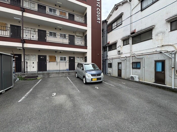 物件外観写真6　(駐車場)