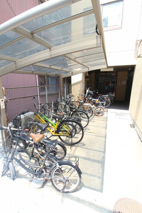 物件外観写真5　(駐輪場)