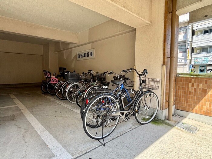物件外観写真5　(駐輪場)