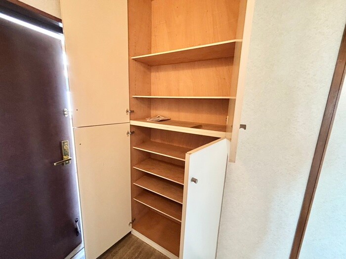 物件内観写真13　(靴箱)