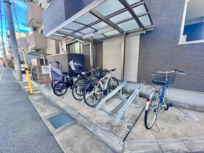 物件外観写真5　(駐輪場)