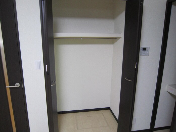物件内観写真12　(収納)