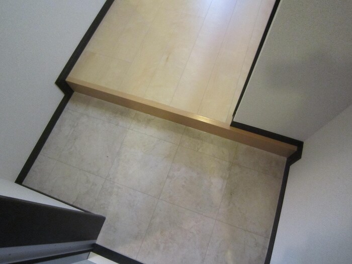 物件内観写真14　(玄関)