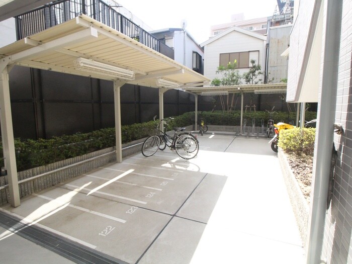 物件外観写真5　(駐輪場)