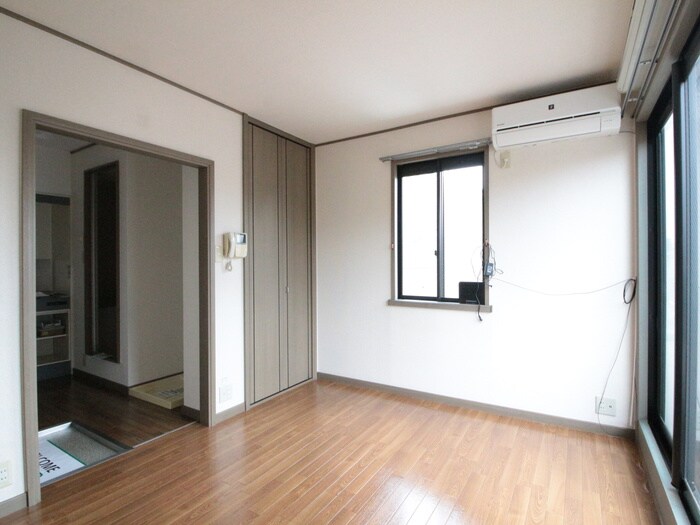 物件内観写真8　(居室)