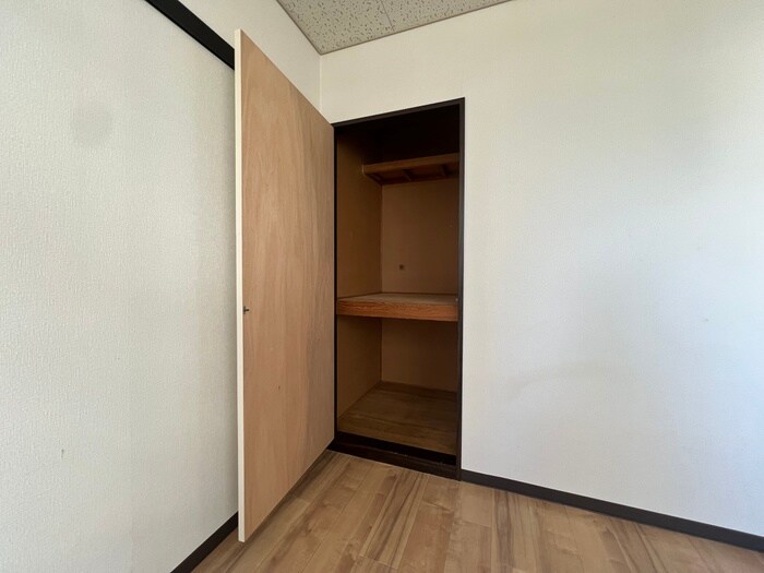 物件内観写真13　(収納)
