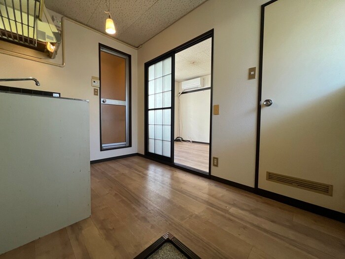 物件内観写真15　(洗濯機置場)