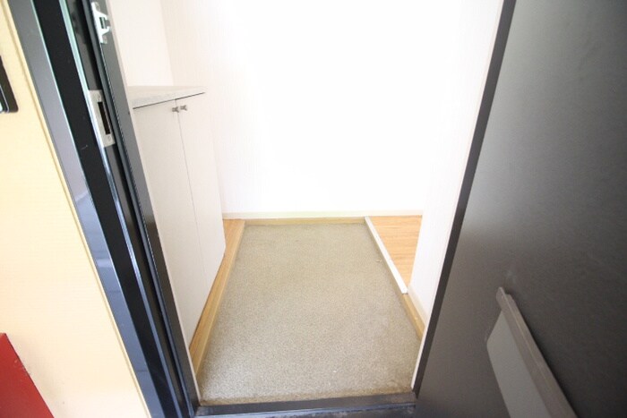 物件内観写真18　(玄関)