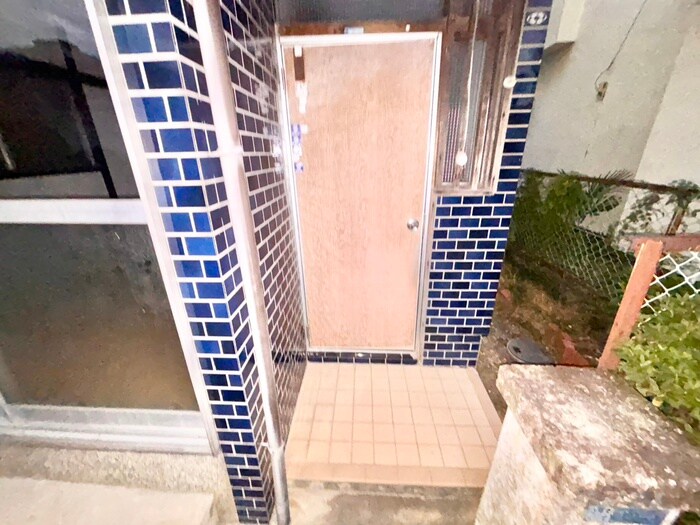 物件外観写真4　(エントランス部分)