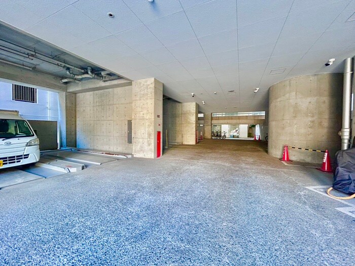 物件外観写真4　(駐車場)