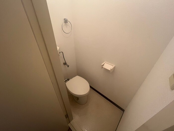 物件内観写真11　(トイレ)