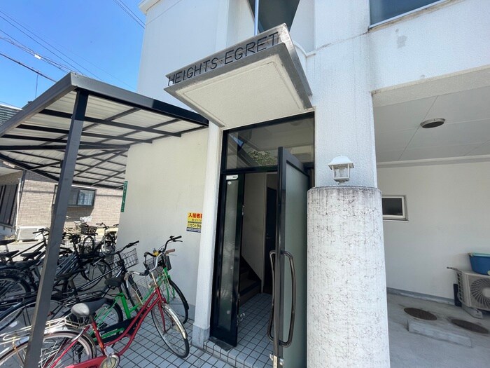 物件外観写真4　(エントランス部分)