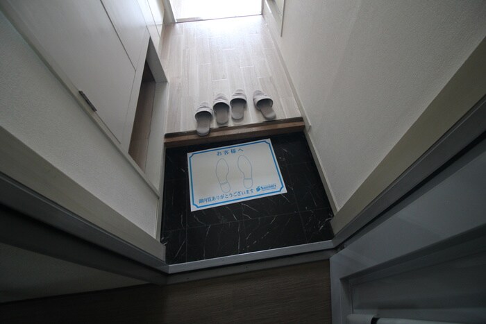 物件内観写真10　(玄関)