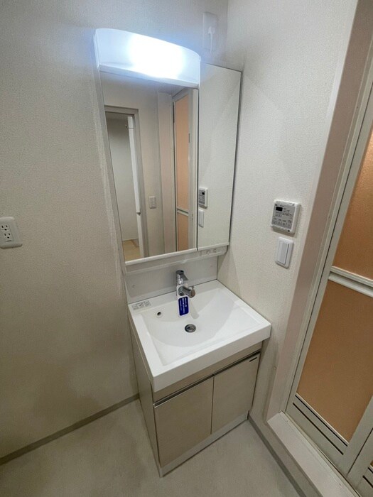 物件内観写真8　(洗面)