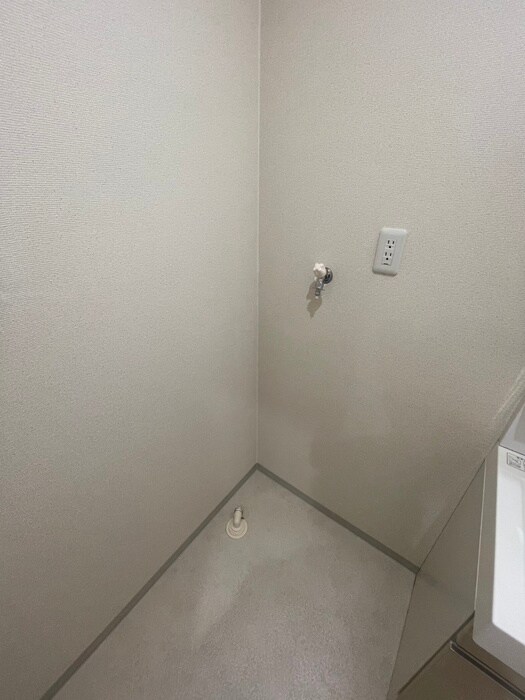 物件内観写真12　(洗濯機置場)