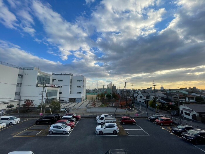 物件内観写真19　(室内からの展望)