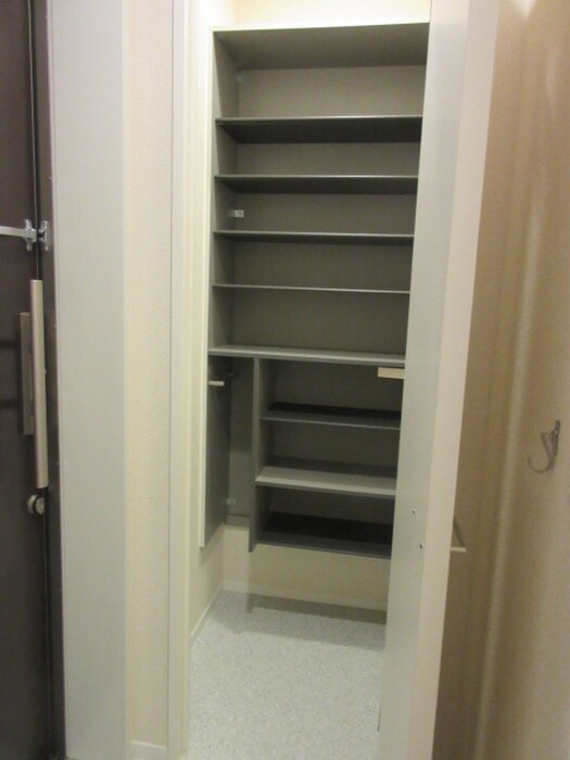 物件内観写真8　(靴箱)