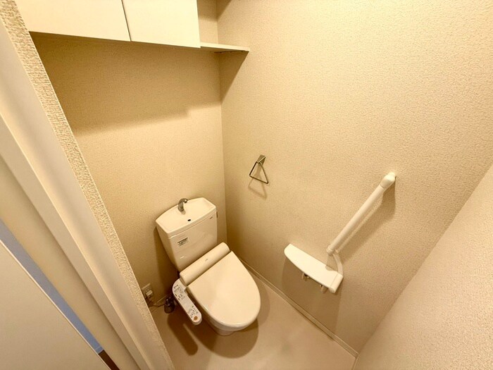 物件内観写真8　(トイレ)