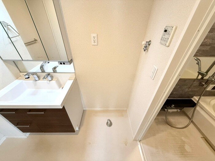 物件内観写真12　(洗濯機置場)