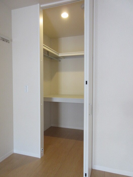 物件内観写真15　(収納)