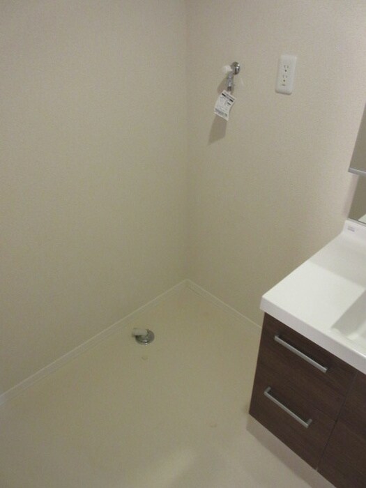 物件内観写真17　(洗濯機置場)