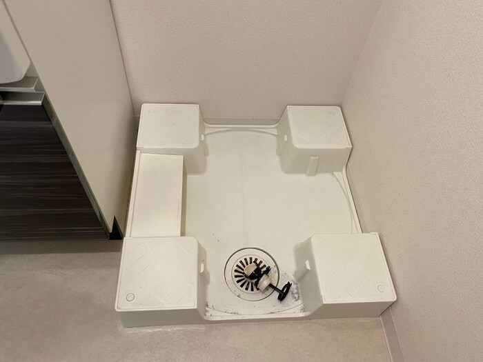 物件内観写真12　(洗濯機置場)