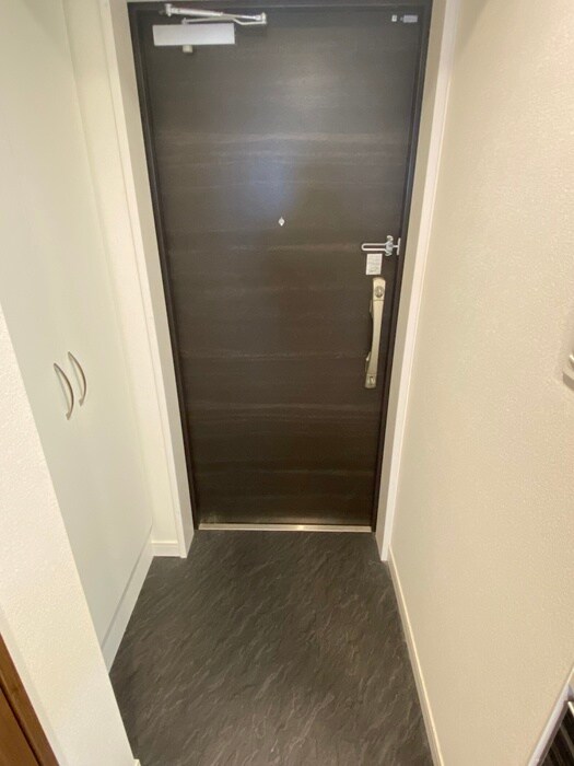 物件内観写真16　(玄関)