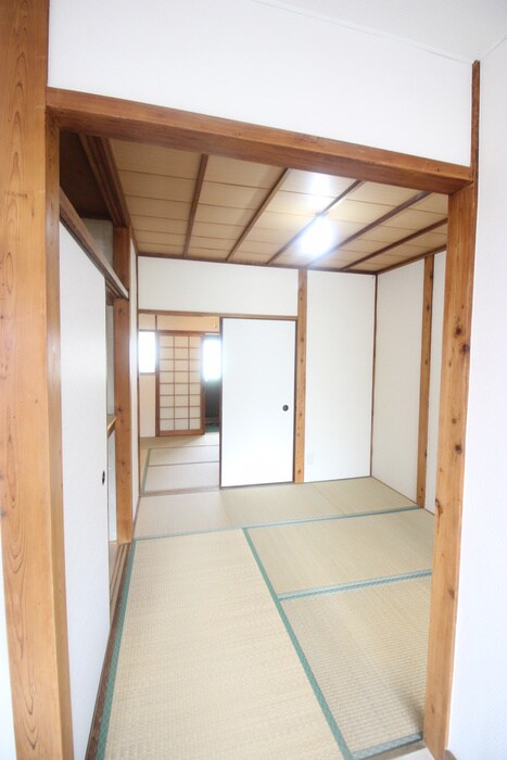 物件内観写真8　(居室)