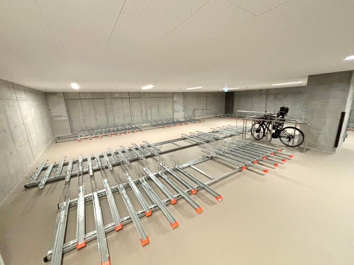 物件外観写真4　(駐輪場)