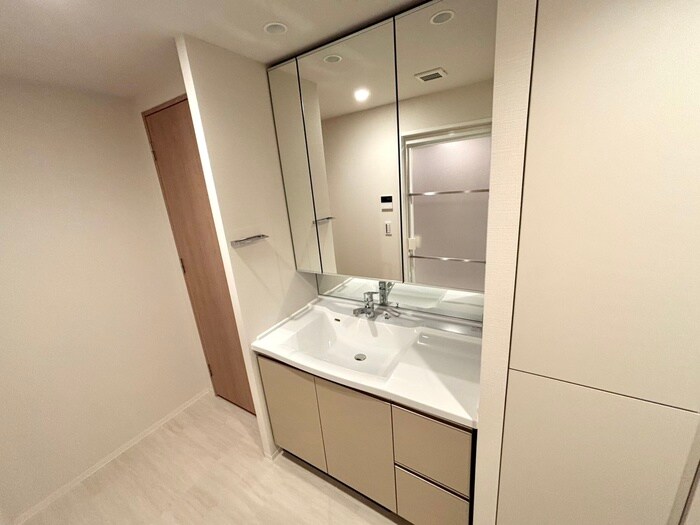 物件内観写真11　(洗面)