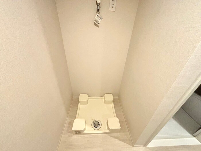 物件内観写真12　(洗濯機置場)