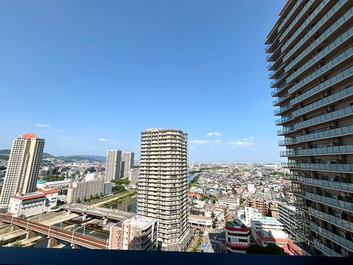 物件内観写真14　(室内からの展望)