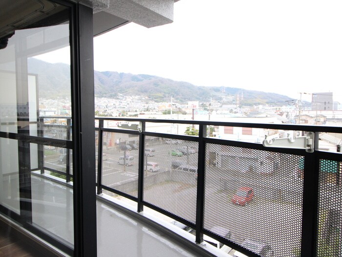 物件内観写真16　(室内からの展望)