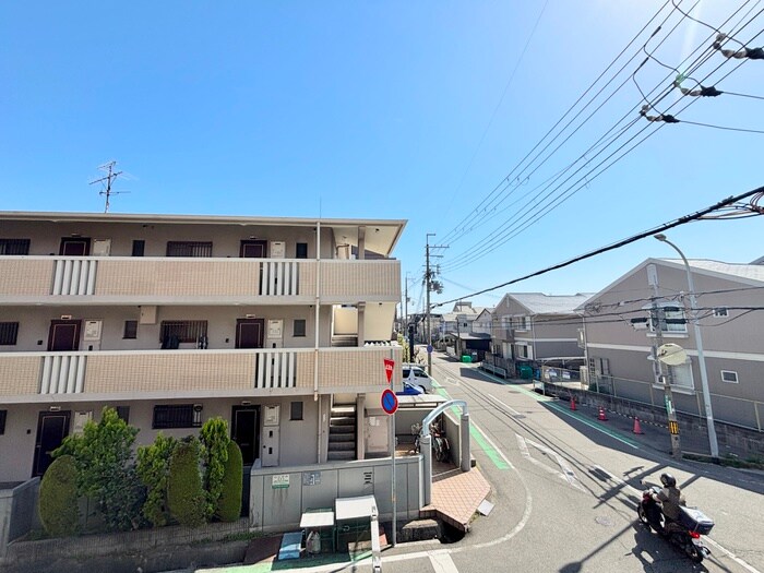 物件内観写真18　(室内からの展望)