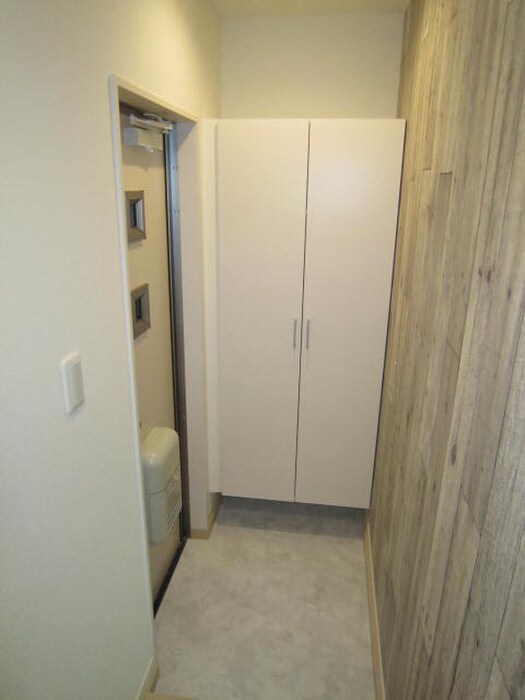 物件内観写真7　(玄関)