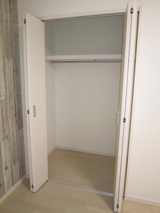 物件内観写真16　(収納)