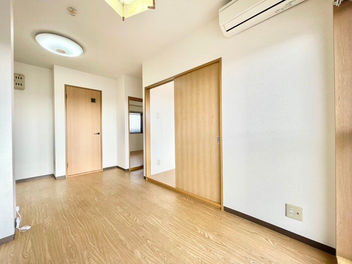 物件内観写真8　(居室)