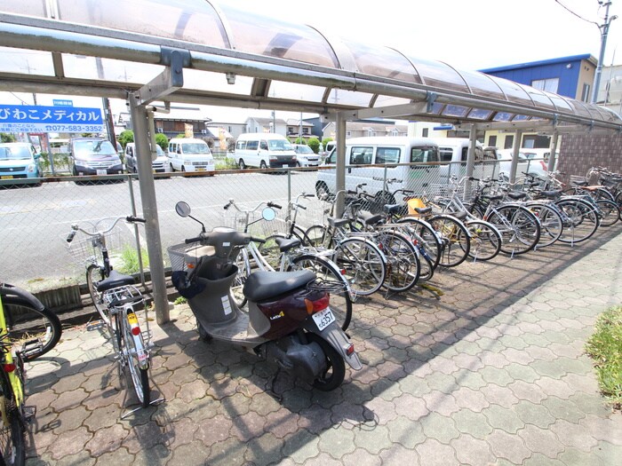 物件外観写真5　(駐輪場)