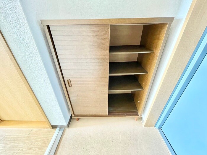 物件内観写真16　(靴箱)