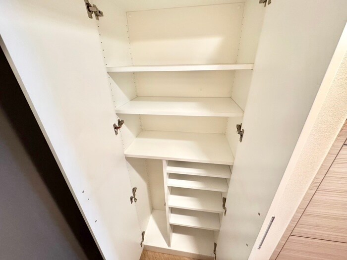 物件内観写真15　(靴箱)