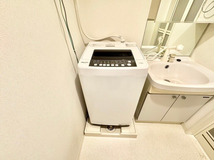 物件内観写真16　(洗濯機置場)